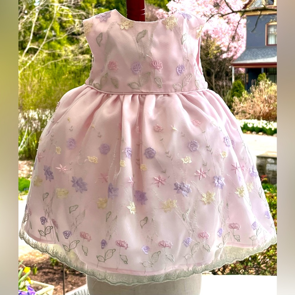 LOVELY Pink Dress 3-6 mos 🌸🌼🌸Spring EUC lace satin Sister set w diaper cover